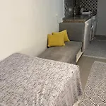 아파트 Lonca House